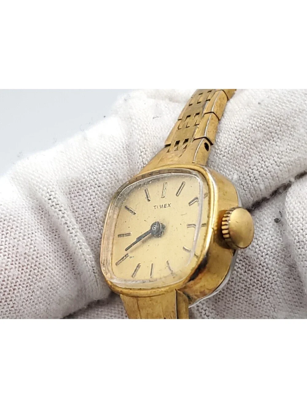 Vintage Timex Mechanical Womens 19mm Watch Running Gold Tone